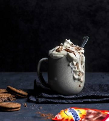 Heisse Ovo mit Kardamom-Sahnehaube