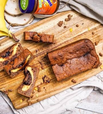 Bananenbrot mit Crunchy-Cheesecake-Füllung